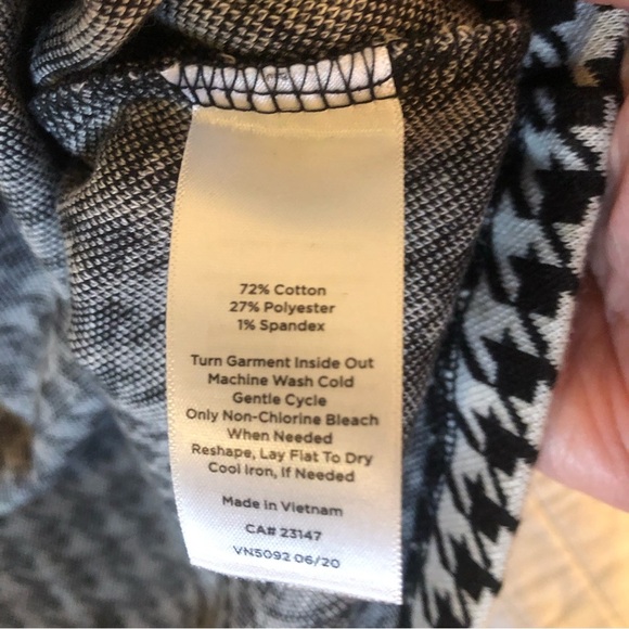Talbots Houndstooth Zip Neck Knit Top. Size small. - Picture 7 of 9